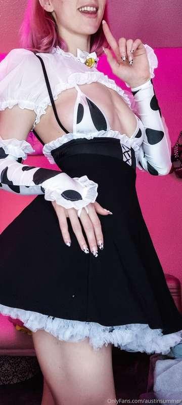 Halloween try on 🖤 who needs a Lil cow maid?