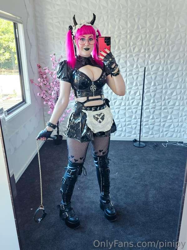 It's giving "pretending to be cute while actually about to e..