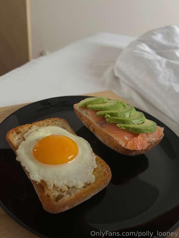 The morning starts with making the right choices! 🥑 Avocado ..