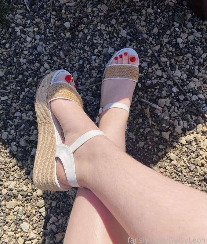 #fyp #heels #feet #toes #platforms #footfetish #legs #longlegs #heelfetish