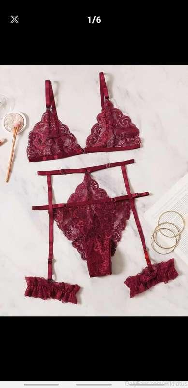 Anyone want to see me in something like this? 😏Who wants to ..