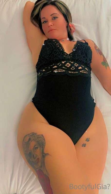 Lay me on my back n slut me out🍆