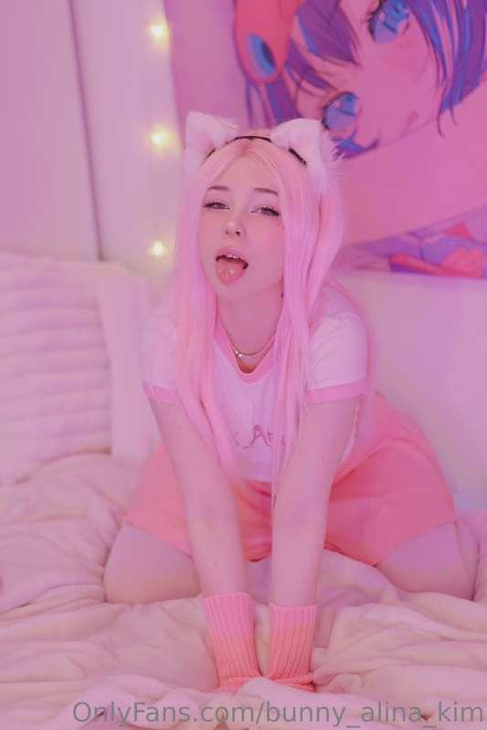 Little set of new photoshoot 💕 should I upload pic without s..