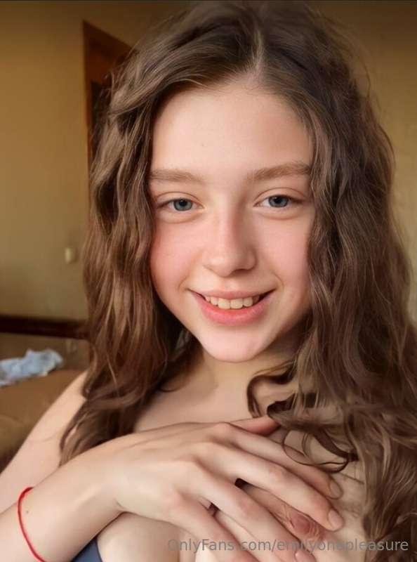 ##🔥@sonyaa22 IS WET RIGHT NOW💦💦💦
Little cutie @sonyaa22 is 1..