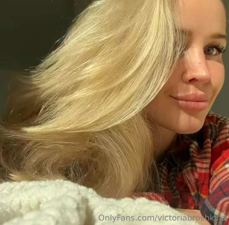 Baby do you think this is my real hair color?✨😋