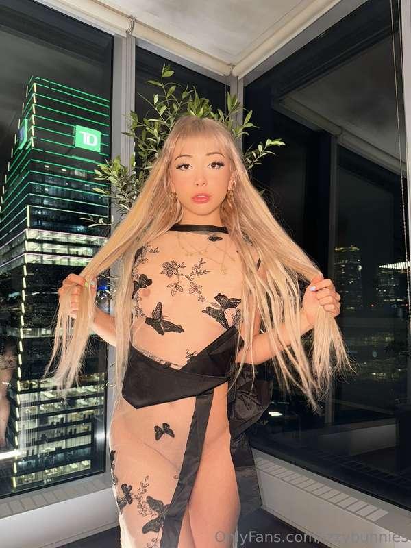 How's the view? You like it? 😈