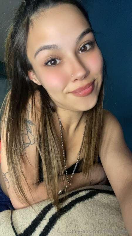Who wants to play with mommy?🫦