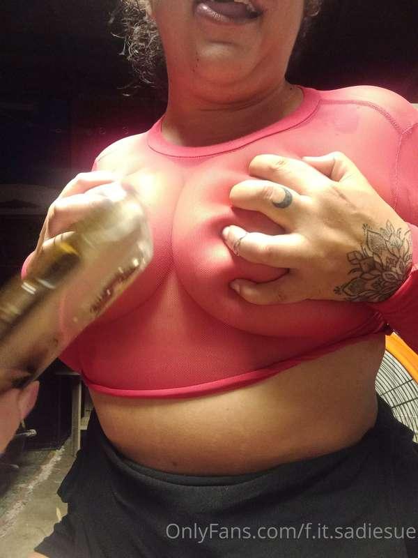 Shes got alust for life she just has yo hold on begging for ..