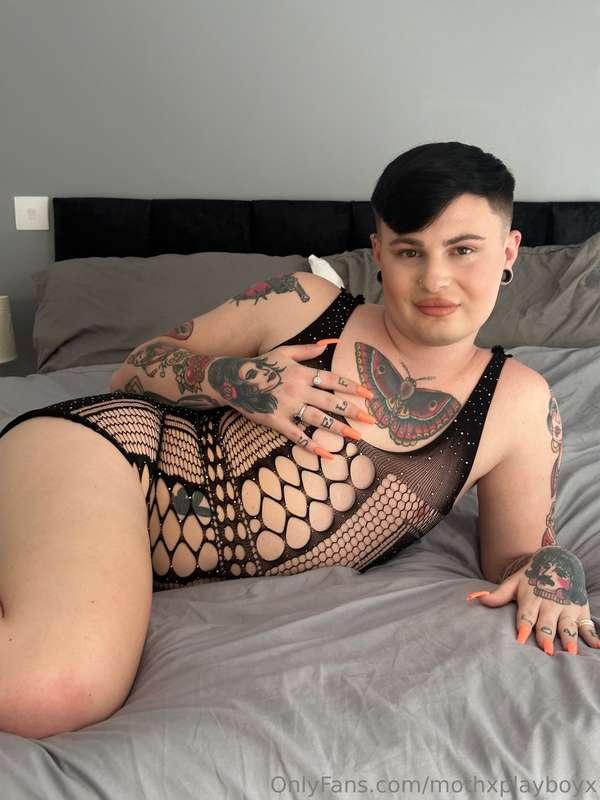 mothxplayboyx image #0