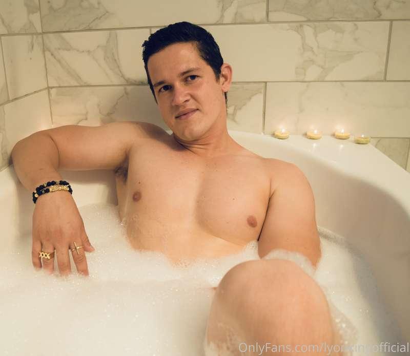 Let's take a bath 😇  Would you like to join me?