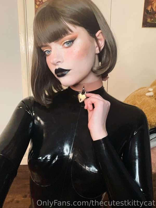 A cute little pink latex choker 💞  you own me now