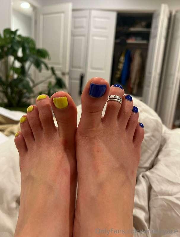 idk why people say they like my feet