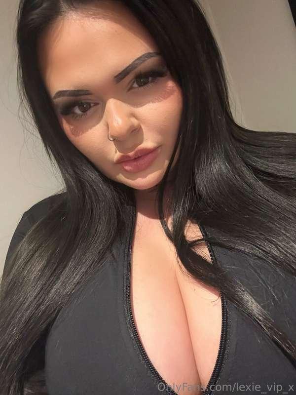 Tip to buy me a drink tonight 🥂