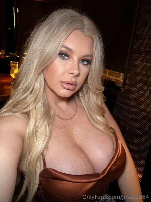 ❗️ BRAND NEW ❗️I HOOKED UP WITH THIS HORNY HOT MILF I BUMPED..