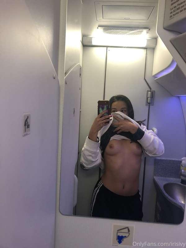Airplane nudies 😍😍😍 my ass and titties got thicc 💘