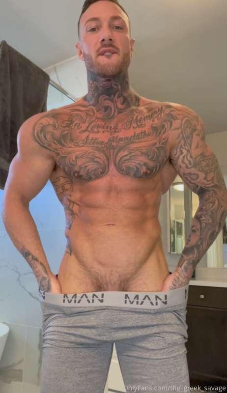 Happy Monday baby. Let’s start this week off with a bang 💥🔥💣