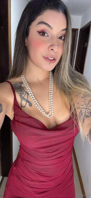 Late night thoughts hit different when I’m dressed like this..