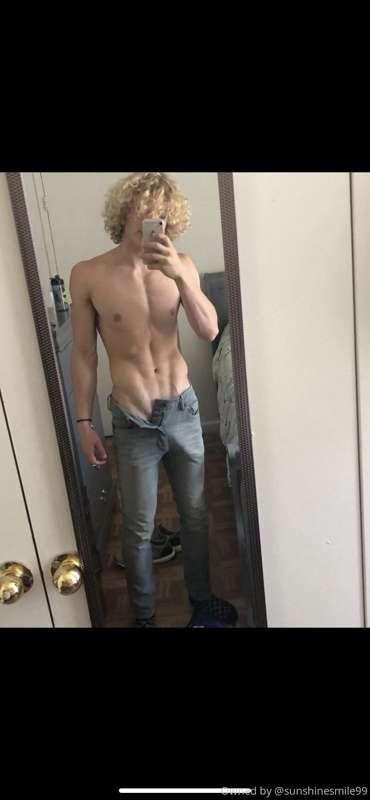 These jeans barely fit smh