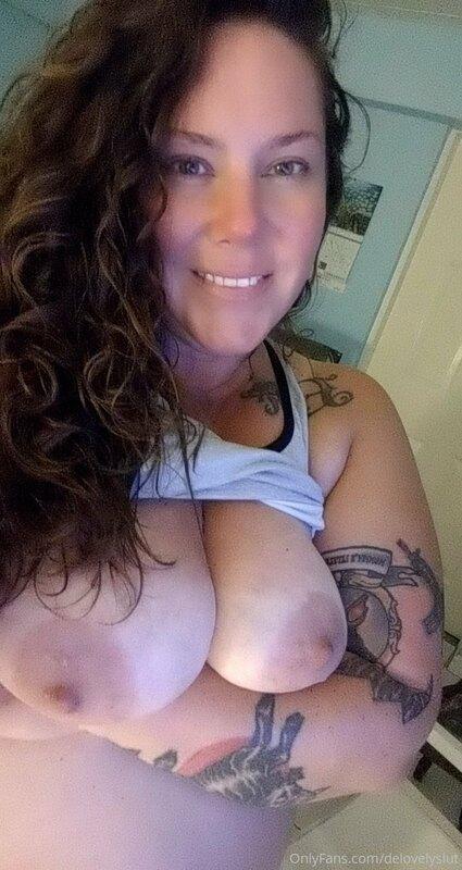 Hey babies ?? MESSAGES ARE NOT WORKING RIGHT SO IF IM NOT AN..
