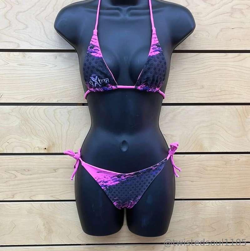 Anyone want to help me get this bikini for my beach trip ? I..