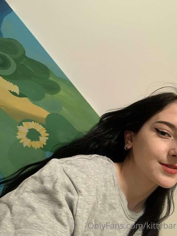 I have a creative evening today 🥰 what to add to my picture?..
