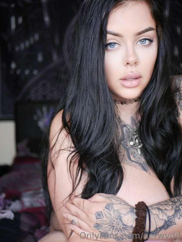 Your goddess is doing personalised video dick ratings this w..