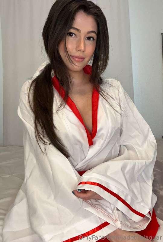 Your shrine maiden 💖 Check DM’s soon 🙈