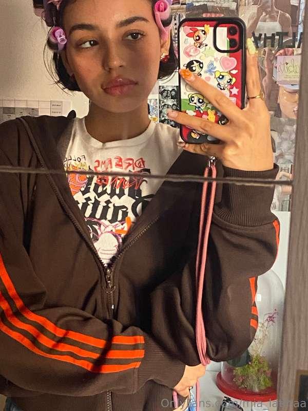 Let me distract you🫣