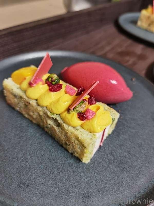 Cookie fancies pink on her plate 😍