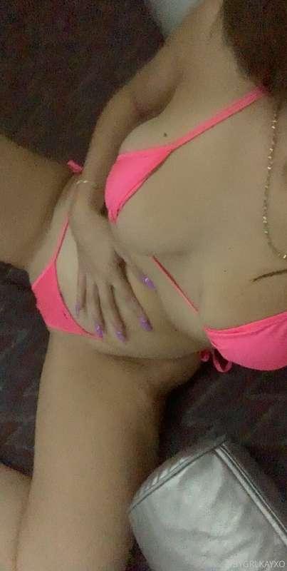 Selfies 🤳 - I want my kitty 🐱 eaten just like this while sit..