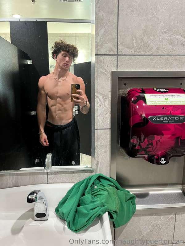 naughtypuertorican image #0