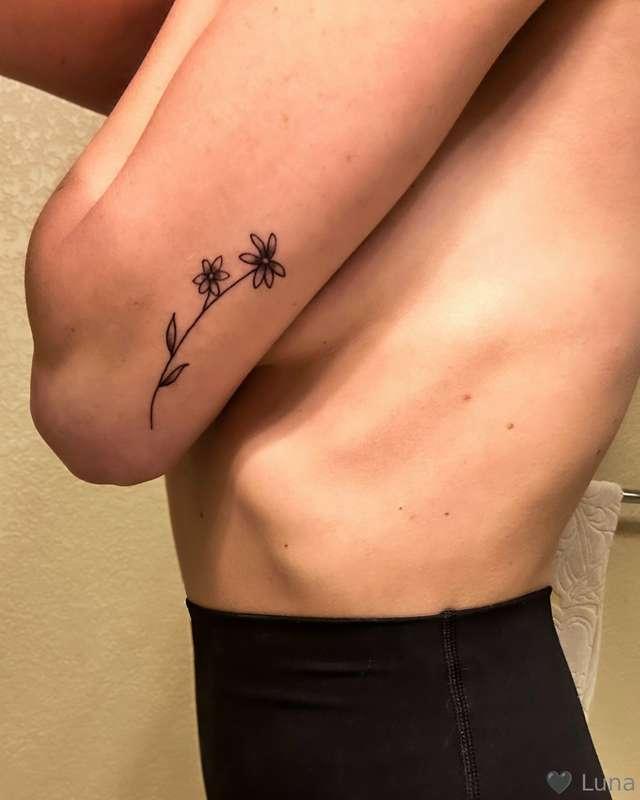 New ink, do you like it? 🖤😜