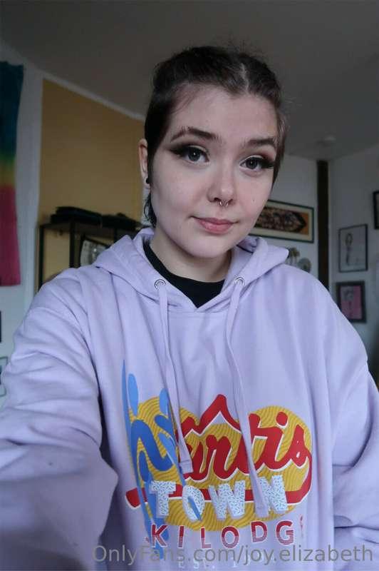 How's your week going?💜 I've been rocking a lot of hoodies a..