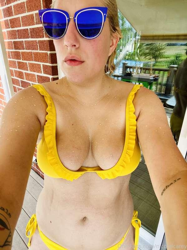 It’s the yellow bikini for me 😎