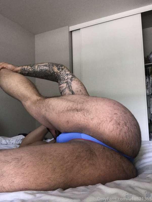 Lick my thong and butt please 💘💘