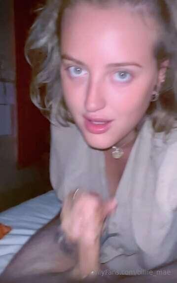 bundle loaded with back-arching, lip-biting moments 🤤