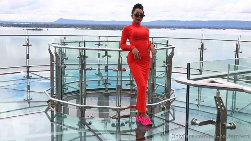 Lady in red ♥️
