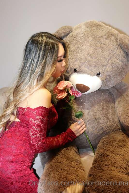 VDAY is coming up🥰😏🌹🌹🌹