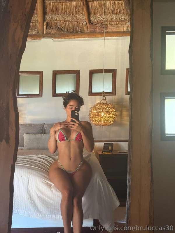 Hey, Pincheee! I’m going live this Friday, March 7th 😍 I’ll ..