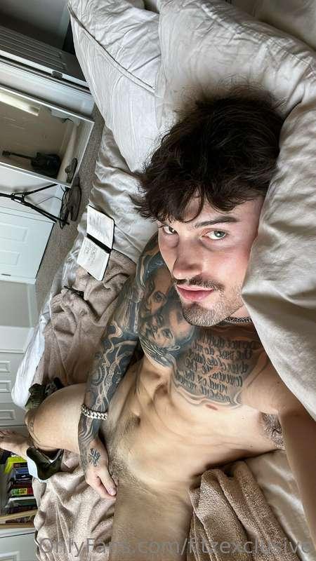 Lazy days in bed >