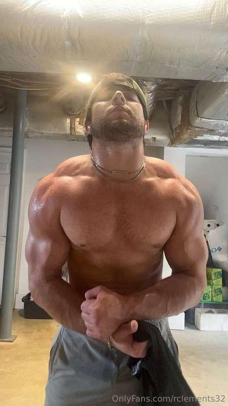 hey how’s it goin 😏