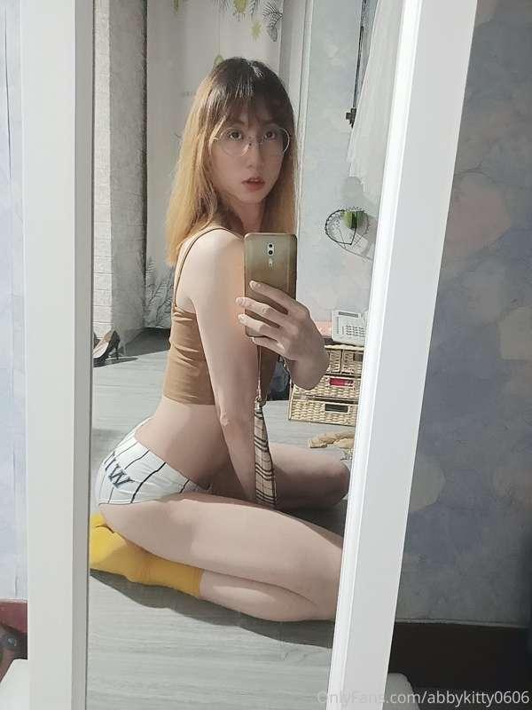 My new mirrors
Do you like my buttock ?
我有新的镜子了
你喜欢我的翘臀吗？