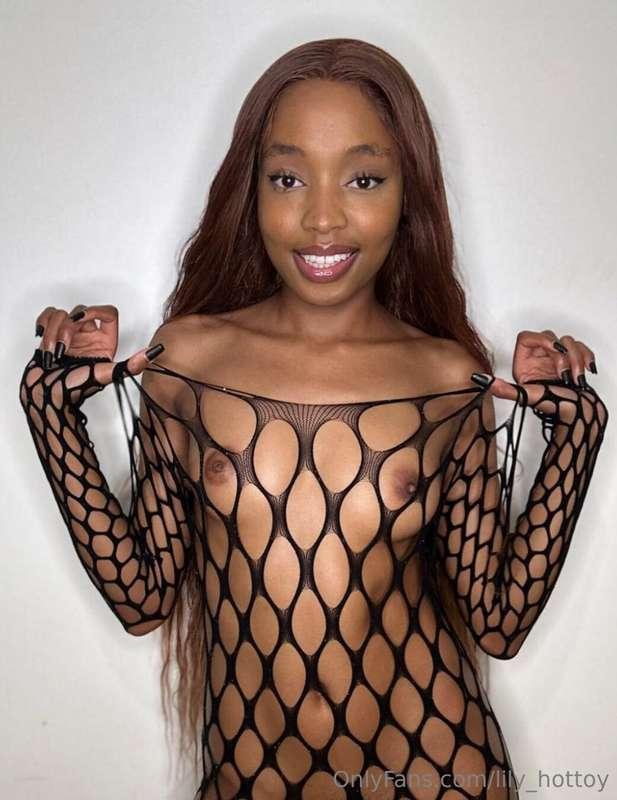 Chocolate Queen @afro_ebony 🍫 is in dire need of someone 👀 w..