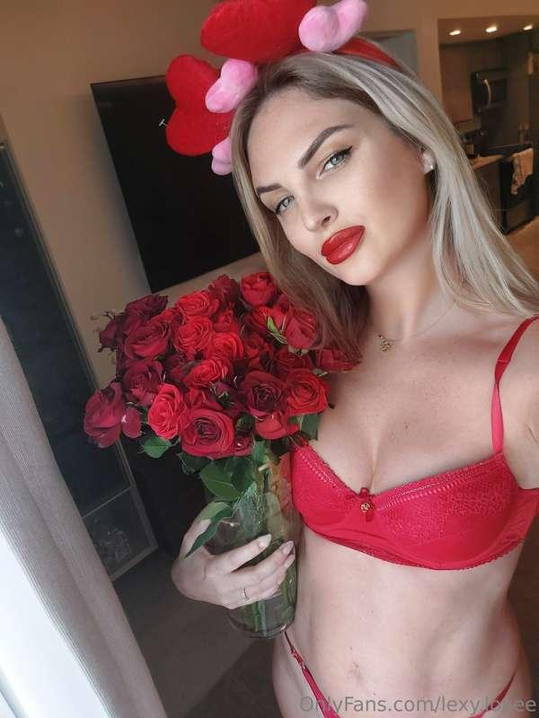 ❣️❣️❣️👄🫦How will you spoil me on this day of Love!? Happy Va..