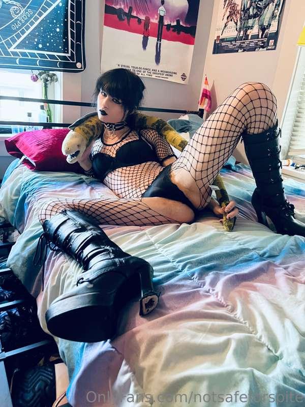 notsafeforspite image #1