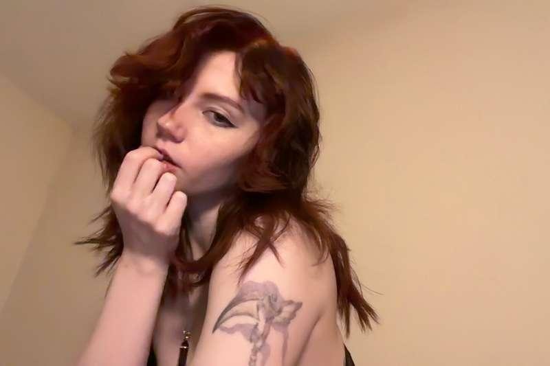 MacBook selfies for funsies :3