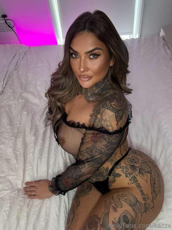 Happy Friday 🖤