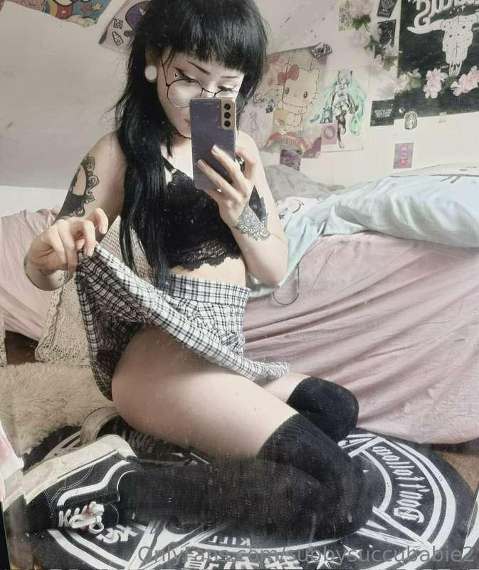 hi can I crush your skull with my thighs okay bye thanks
