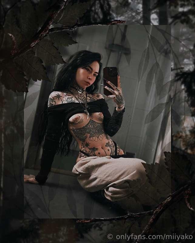 Wrap your hands around my tiny body pls 🍁
