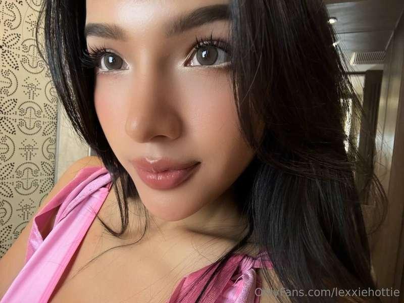 Would you really be able to resist this cute little face… es..